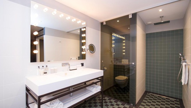 Salle de bains ouverte West Suite | Van der Valk Hotel Sassenheim